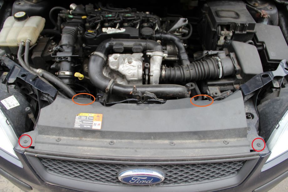 Ford Focus MK2 demontaż grilla