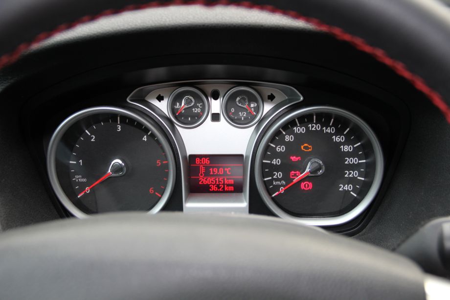 Ford Focus MK2 gauges after reset and outsied temperature sensor installation