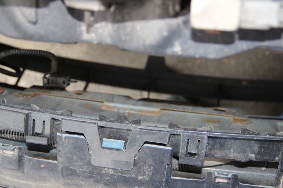 ford-focus-mk2-temp-sensor-location2 Ford Focus MK2 outdoor temperature sensor location