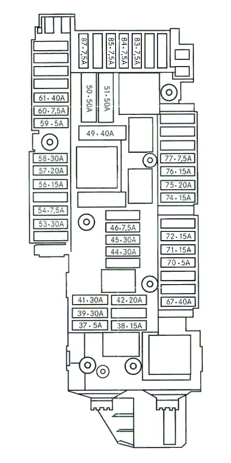 Mercedes c class w204 fuse box #4