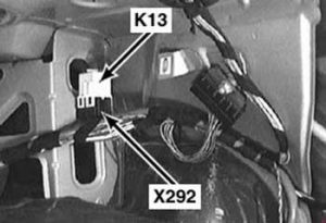 BMW 3 series E46 - fuse box diagram - K13 rear window defogger relay