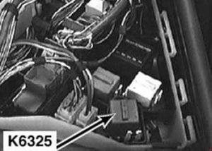 BMW 3 series E46 - fuse box diagram - K6325 reversing light relay (MS42)