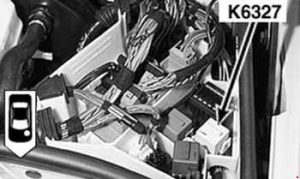 BMW 3 series E46 - fuse box diagram - K6327 relay fuel injectors (MS54)