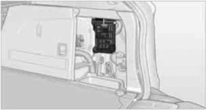 BMW X5 (E70) fuse box diagram - luggage compartment