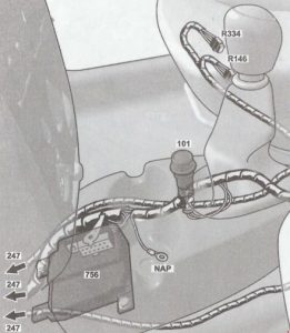 Lada Largus - Расположение клеммы "массы" электронных приборов в туннеле (NAP)